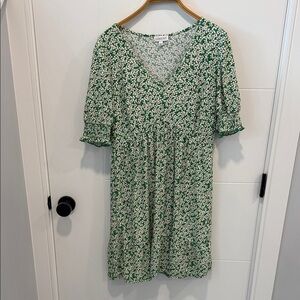 Luxology Green Daisy Print V-Neck Midi Dress size large